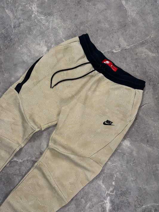 Nike Tech Fleece muška trenerka (S)