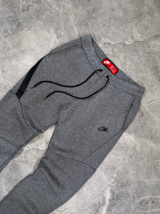Nike Tech Fleece muška trenerka (S)