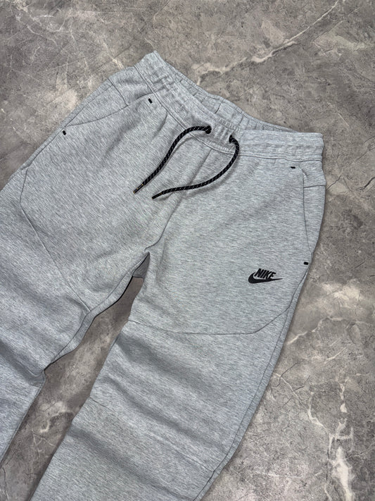 Nike Tech Fleece muška trenerka (S)