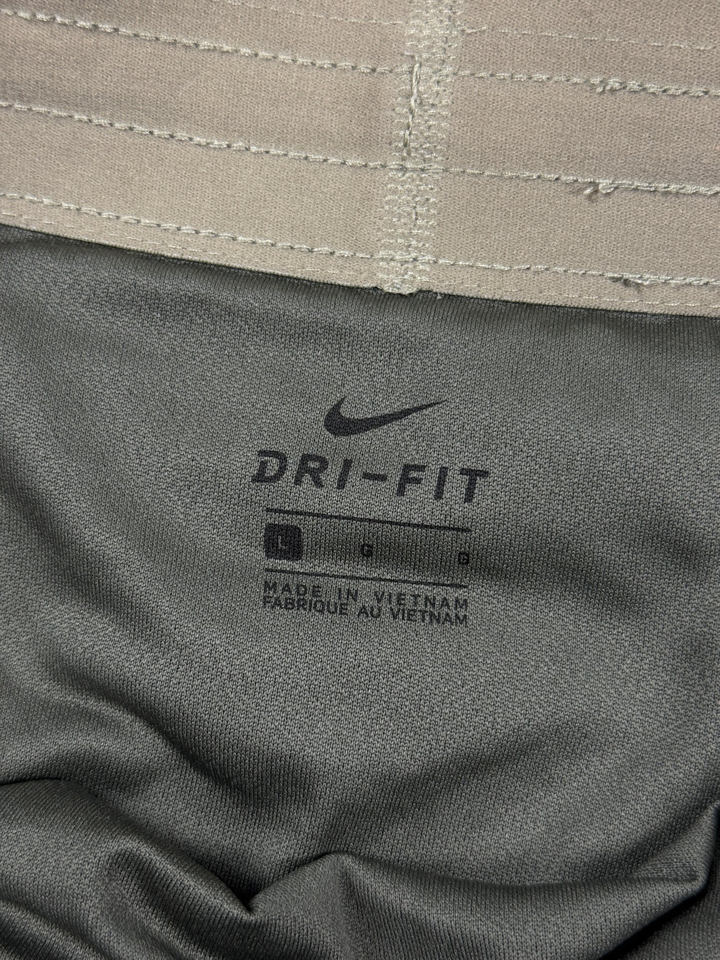 Nike ženski šorc (L)