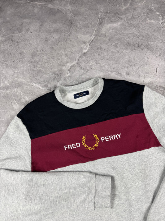 Fred Perry Sivo Trulo Crna muška dukserica (S)