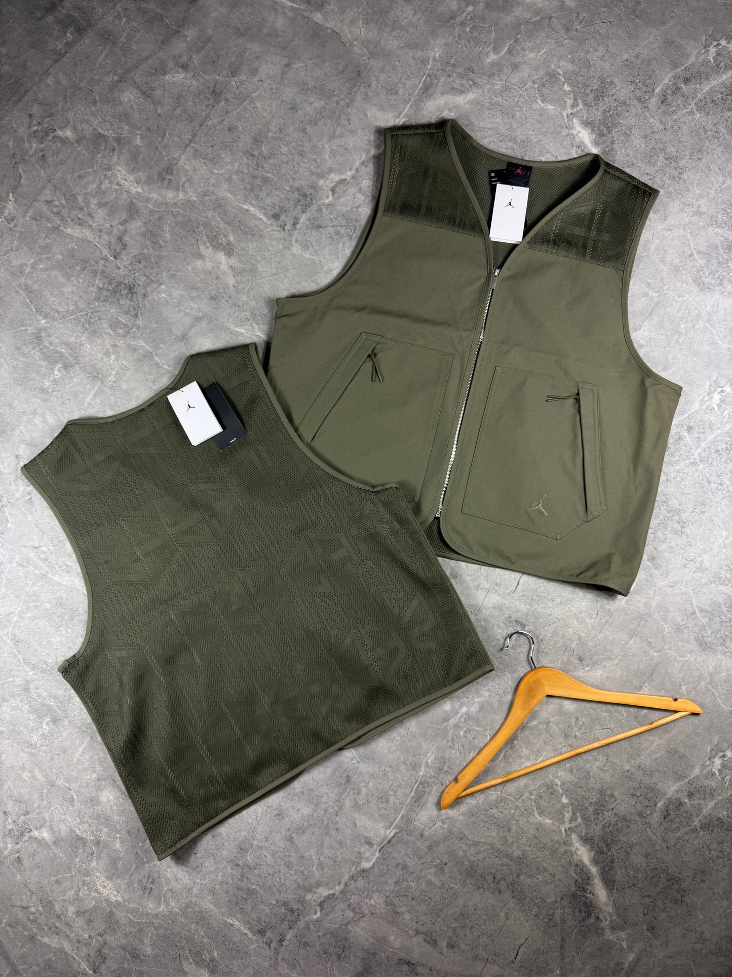Jordan Essentials Olive muški prsluk(L,XL)
