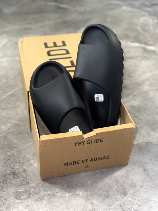 Adidas Yeezy Onyx papuče (42)