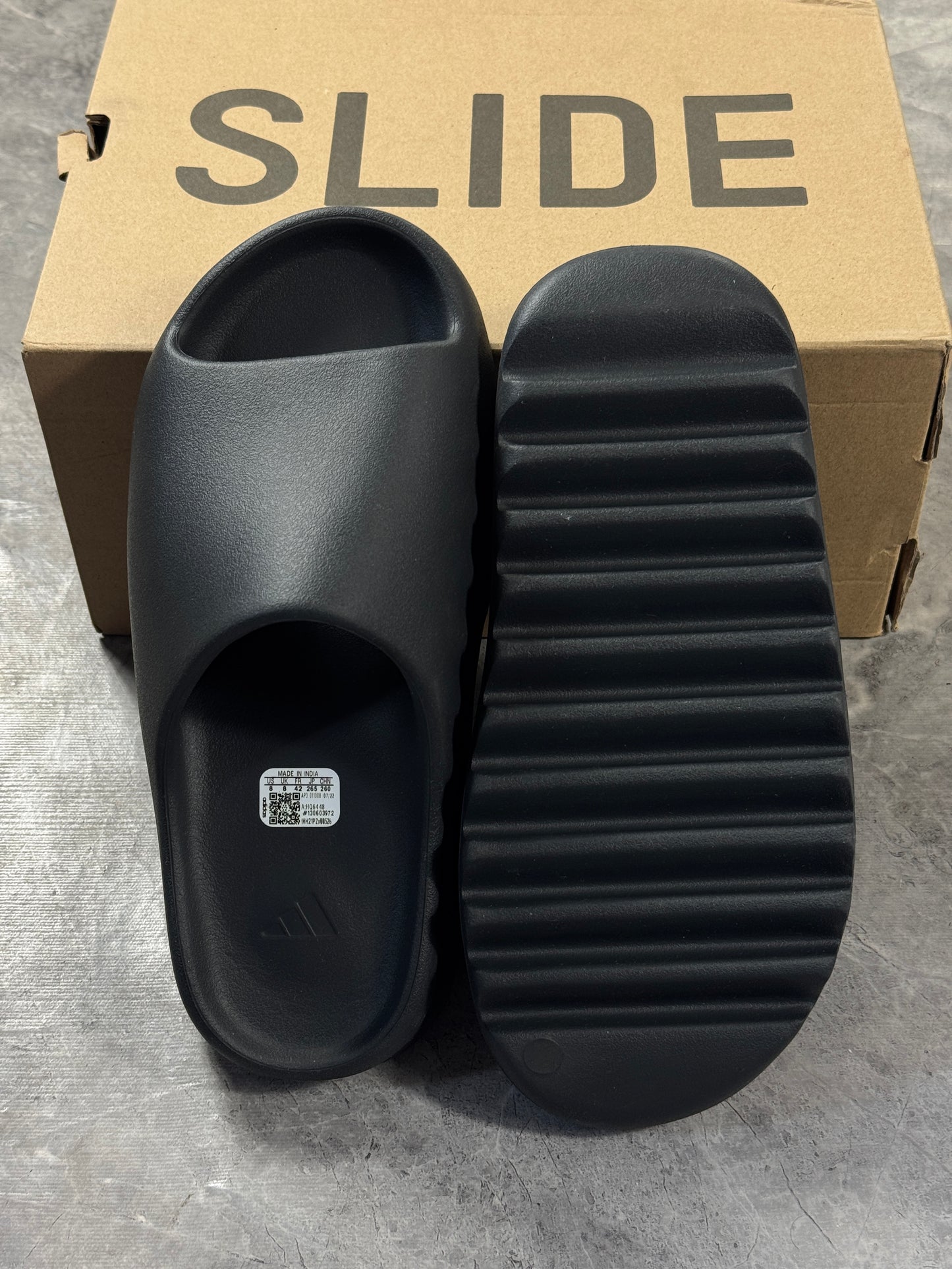 Adidas Yeezy Onyx papuče (42)