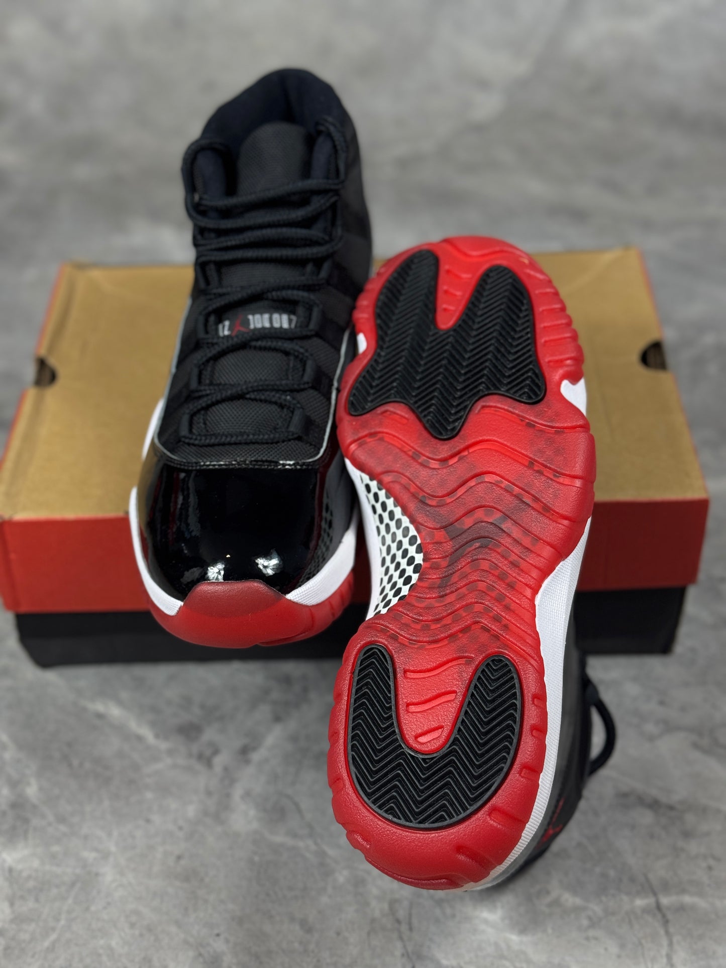 Air Jordan 11 Bred muške patike (45,45.5)