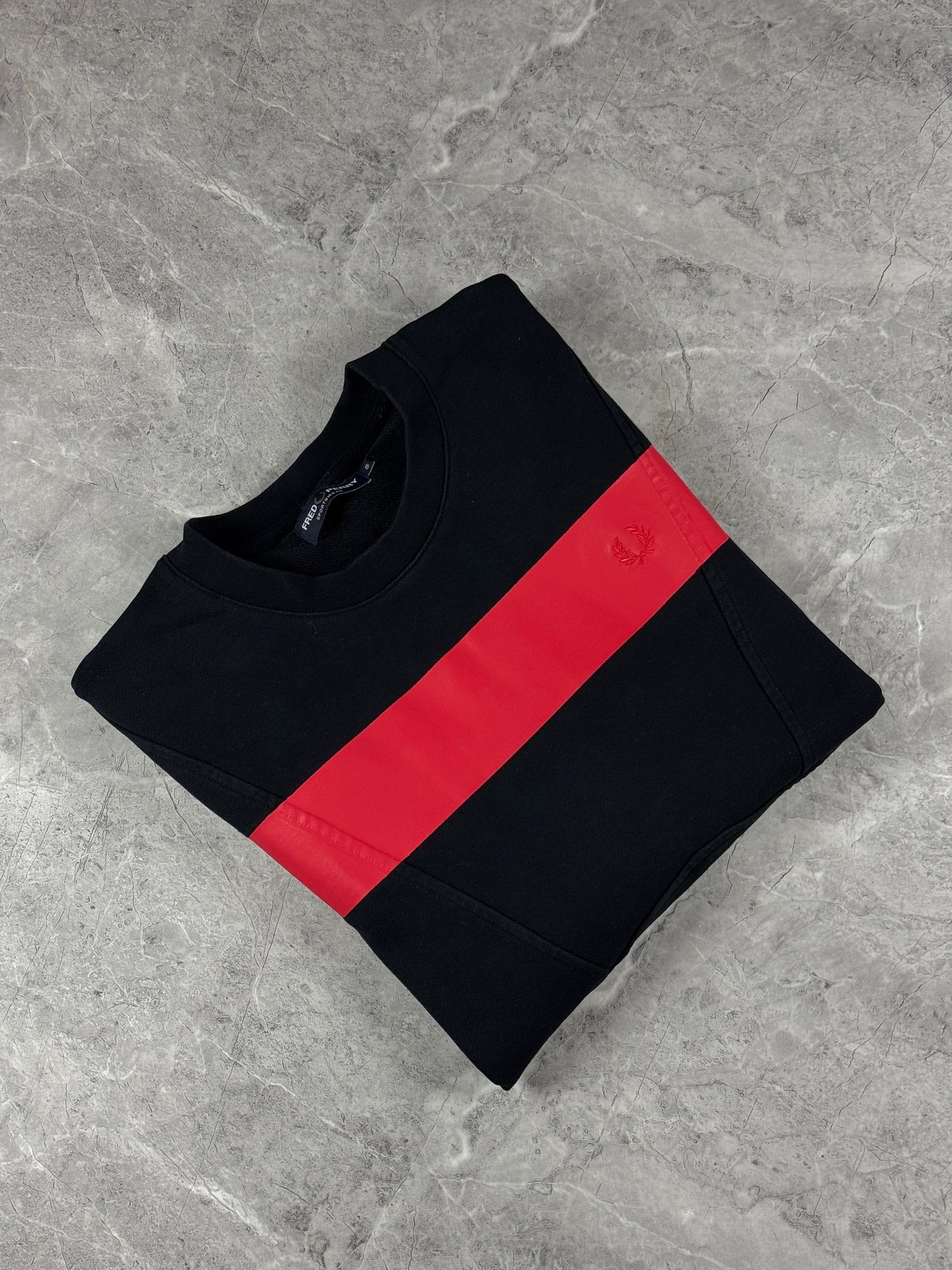 Fred Perry Crno Crvena muška dukserica (S)