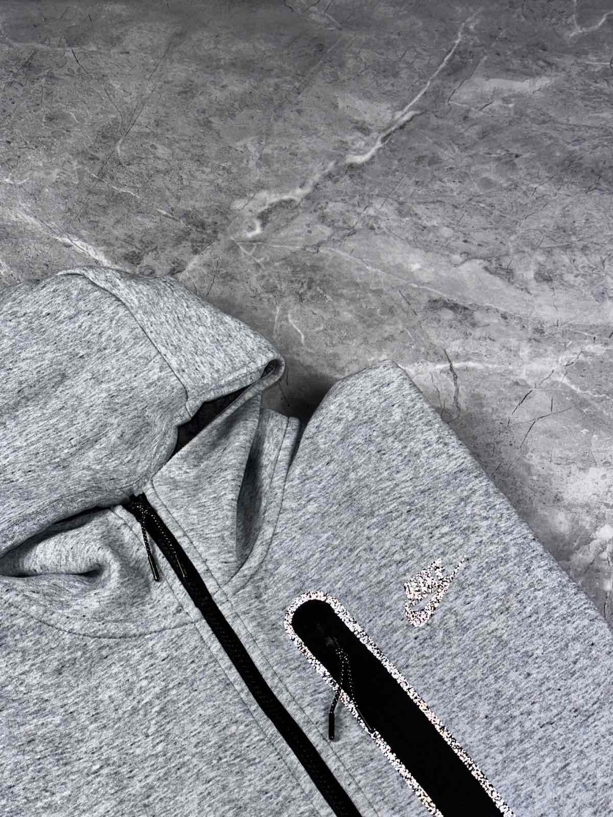 Nike Tech Fleece muška dukserica (S)