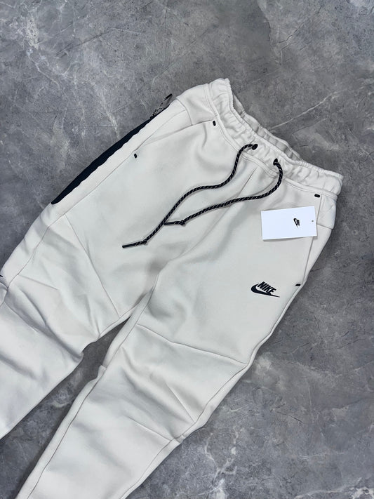 Nike Tech Fleece muška trenerka (S)