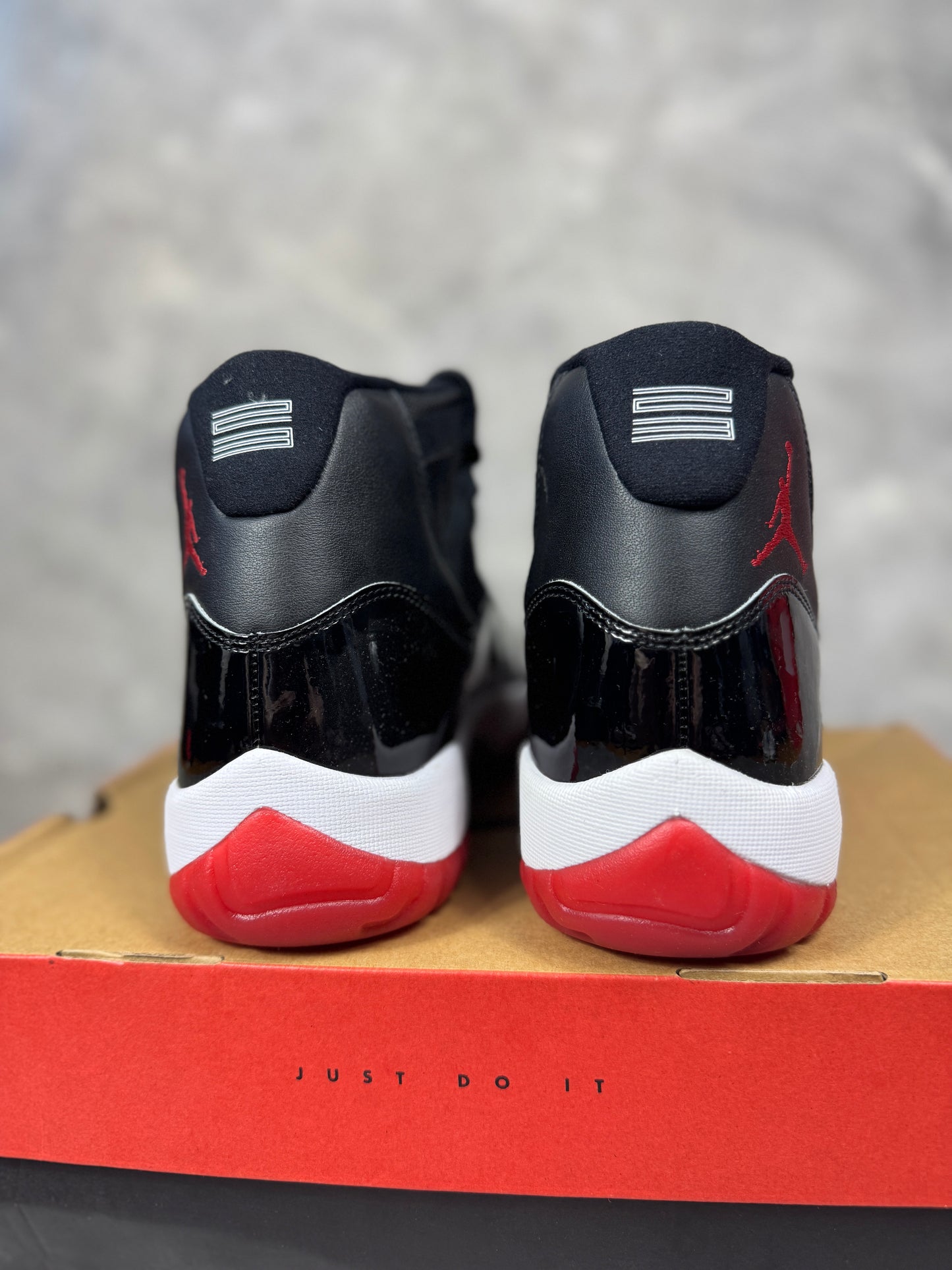 Air Jordan 11 Bred muške patike (45,45.5)
