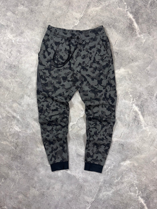Nike Tech Fleece Camo muška trenerka(XS,S,M)