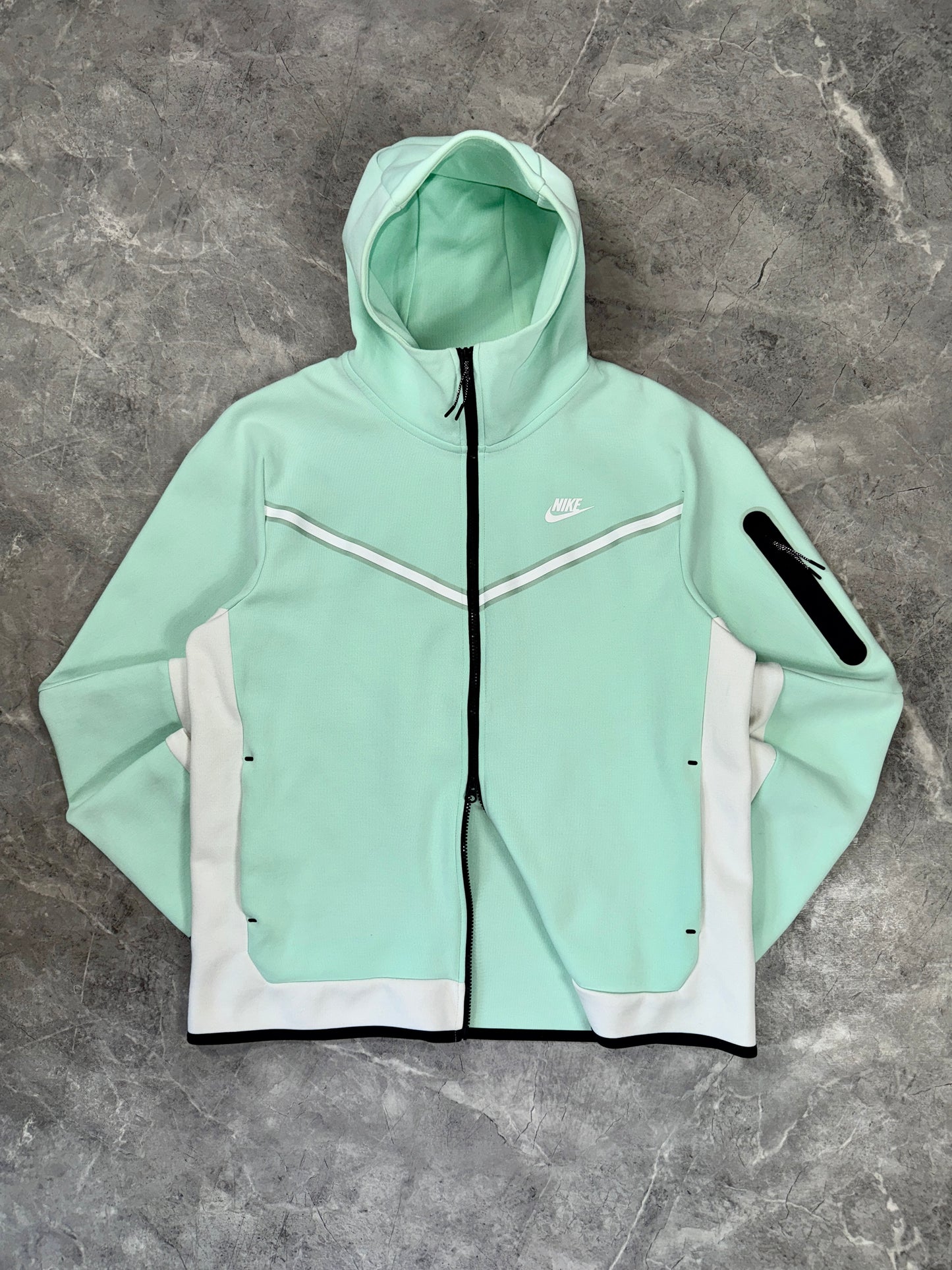 Nike Tech Fleece muška dukserica (L)