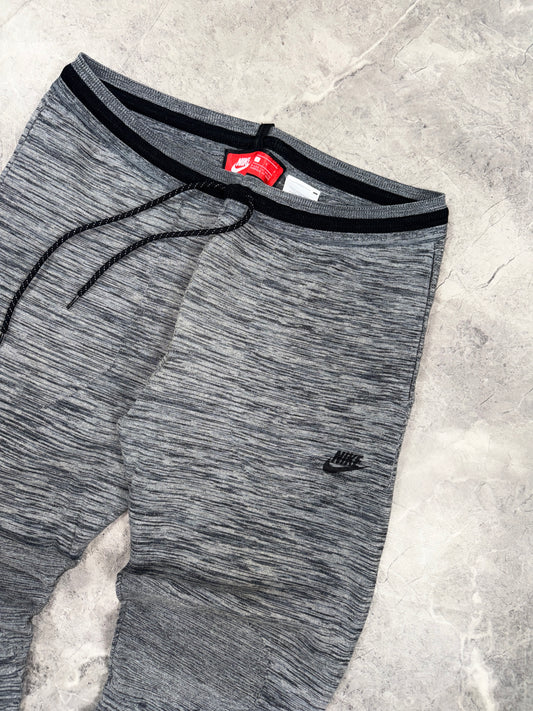 Nike Tech Fleece Flyknit muška trenerka (L)