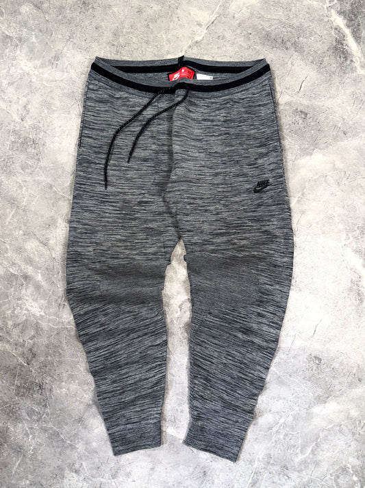 Nike Tech Fleece Flyknit muška trenerka (L)