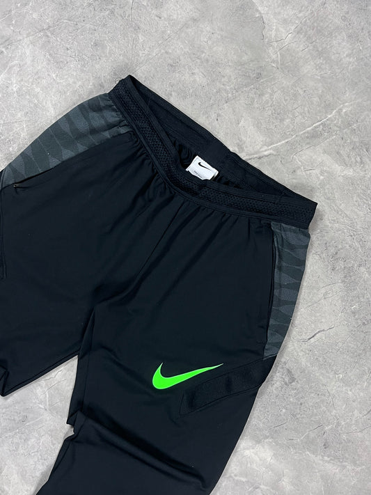 Nike Dri Fit muška trenerka (M)