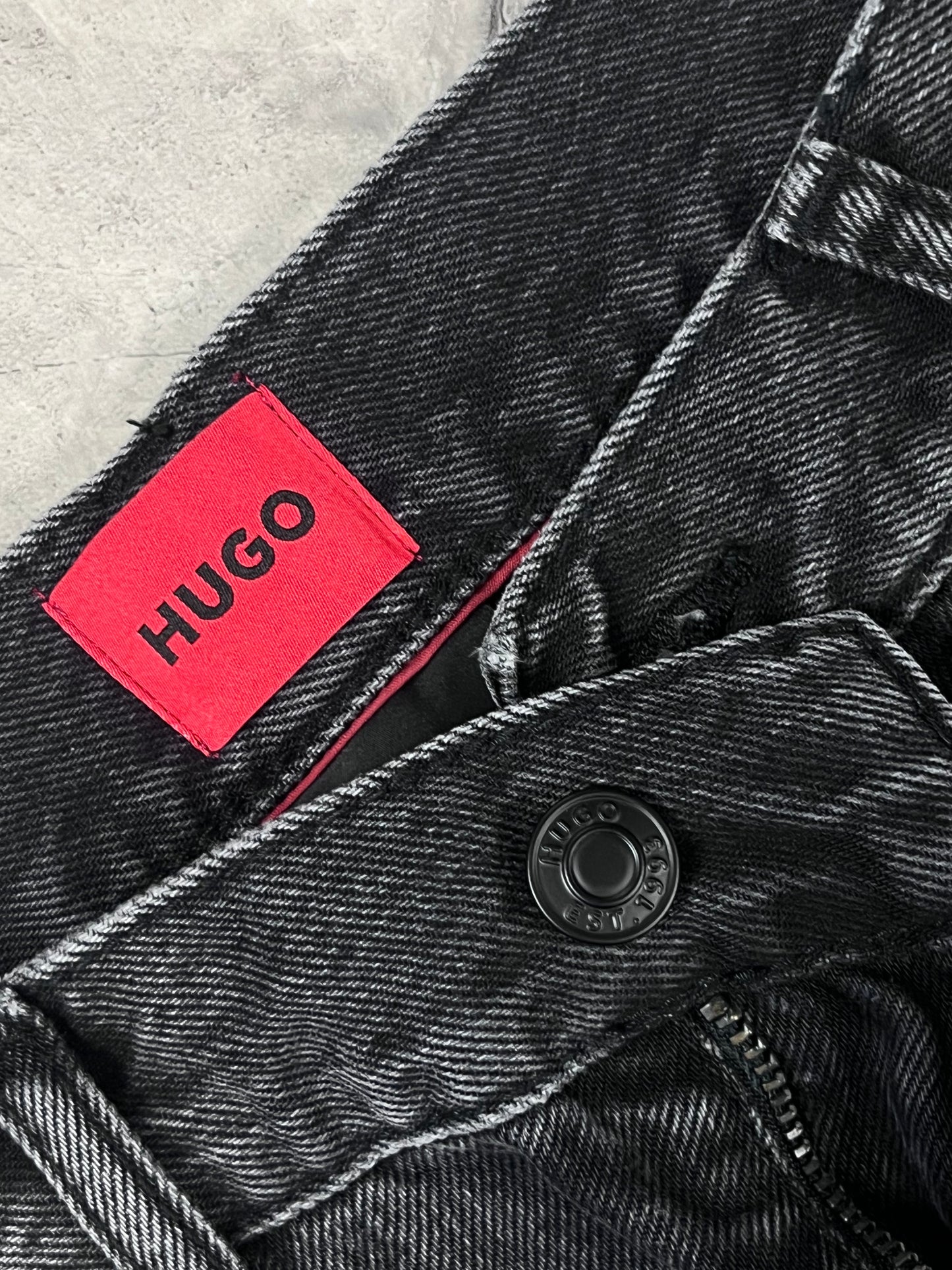 Hugo muške pantalone (W32,W34)