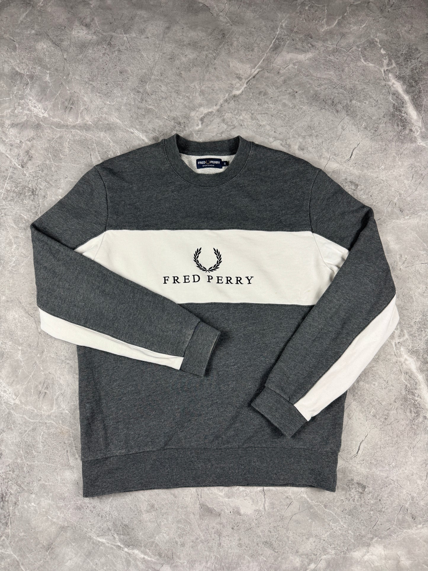 Fred Perry Sivo Beli muška dukserica (S)
