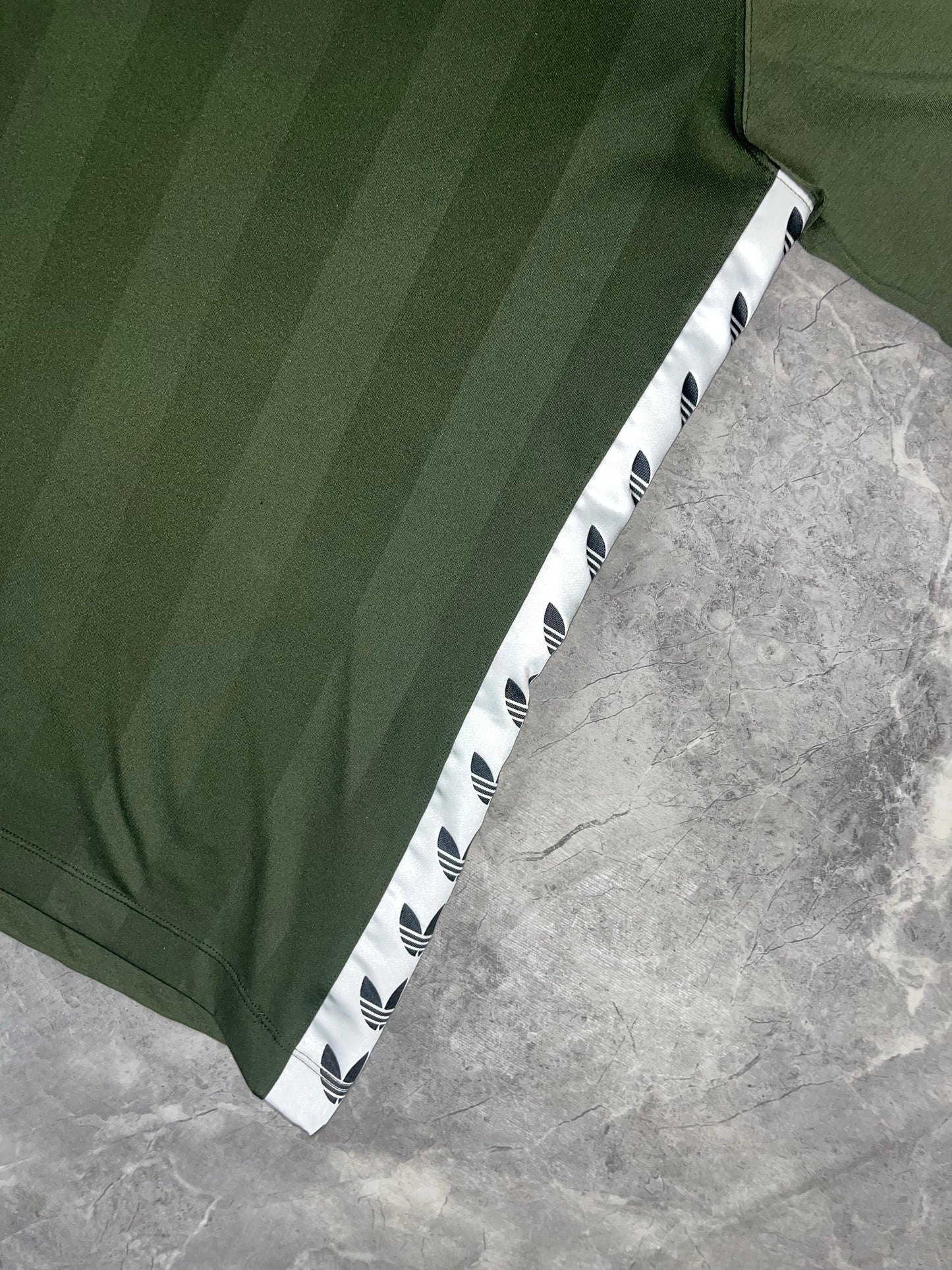 Adidas Originals olive muška majica (M)