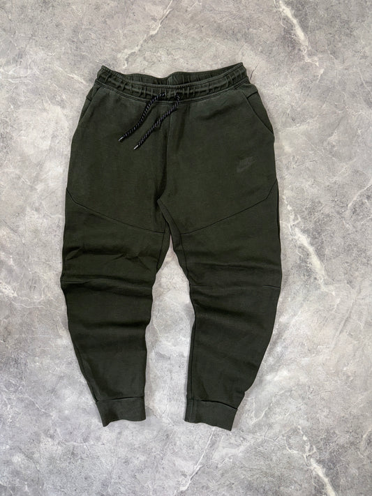 Nike Tech Fleece muška trenerka (L)