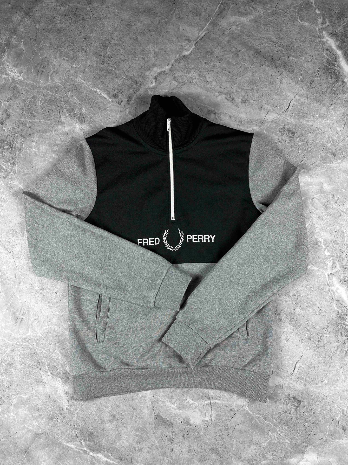 Fred Perry Halfzip muška dukserica (S,M)