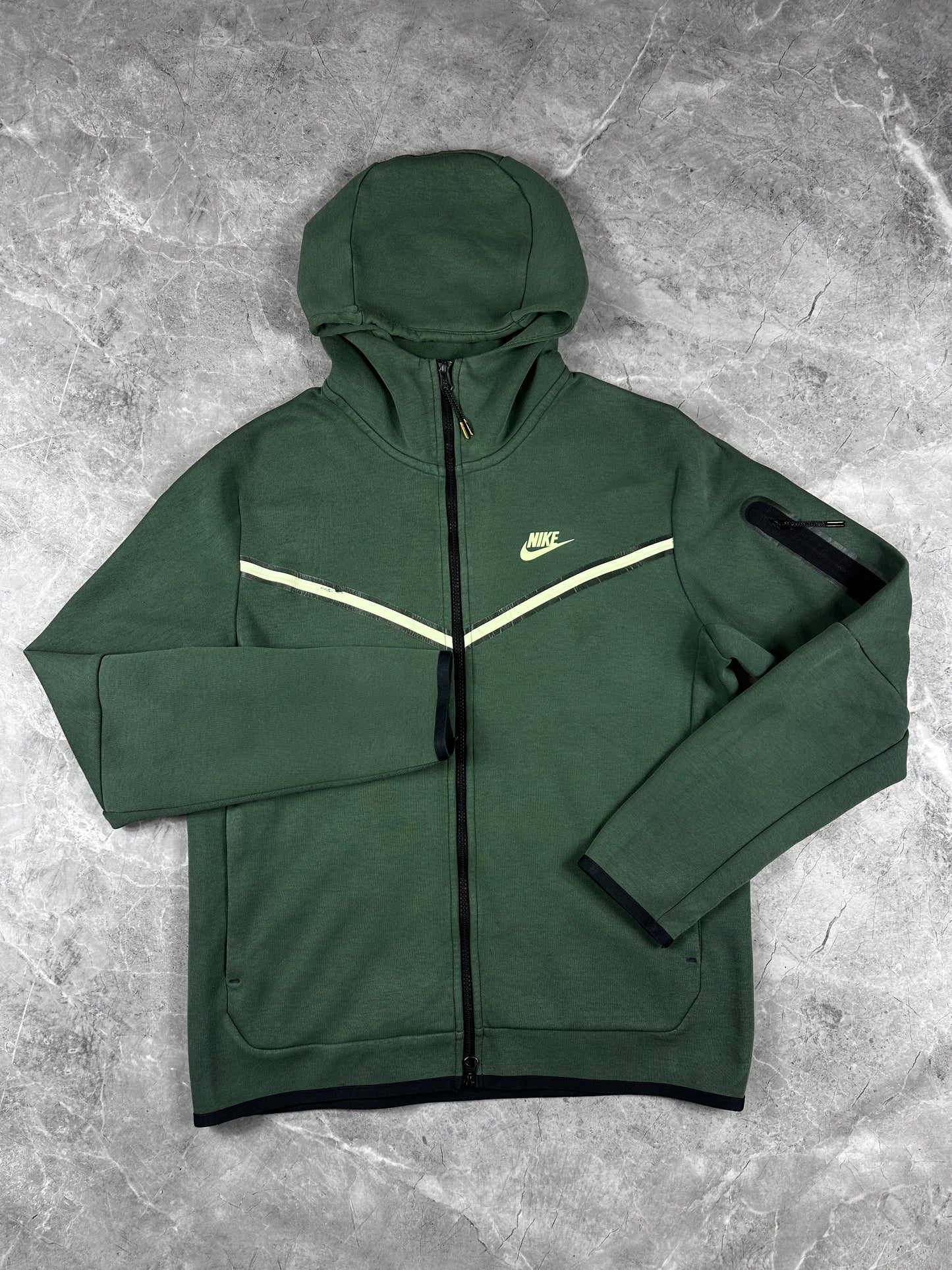 Nike Tech Fleece muška dukserica (M)