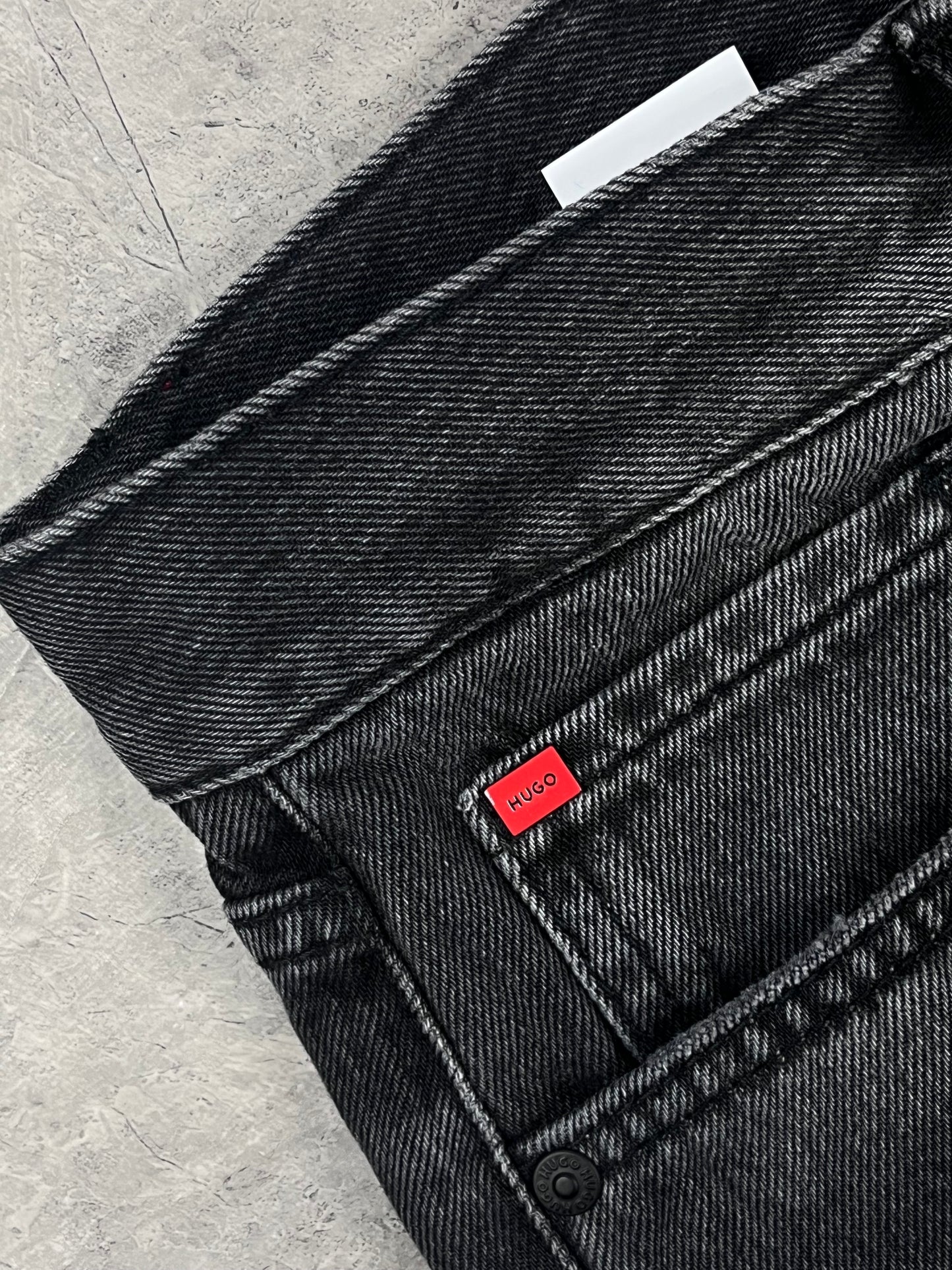 Hugo muške pantalone (W32,W34)