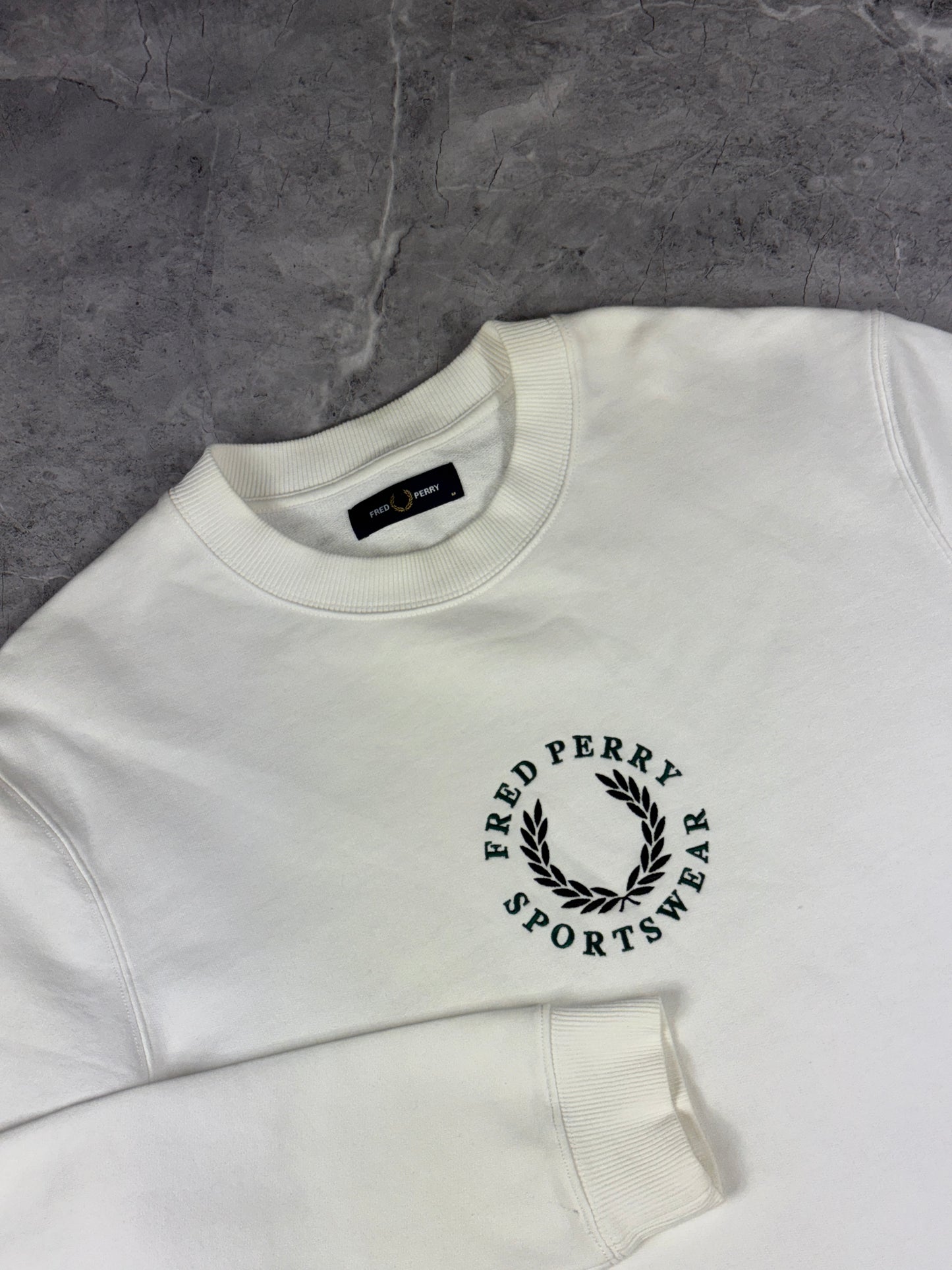 Fred Perry Beli Logo Crni muška dukserica (S)