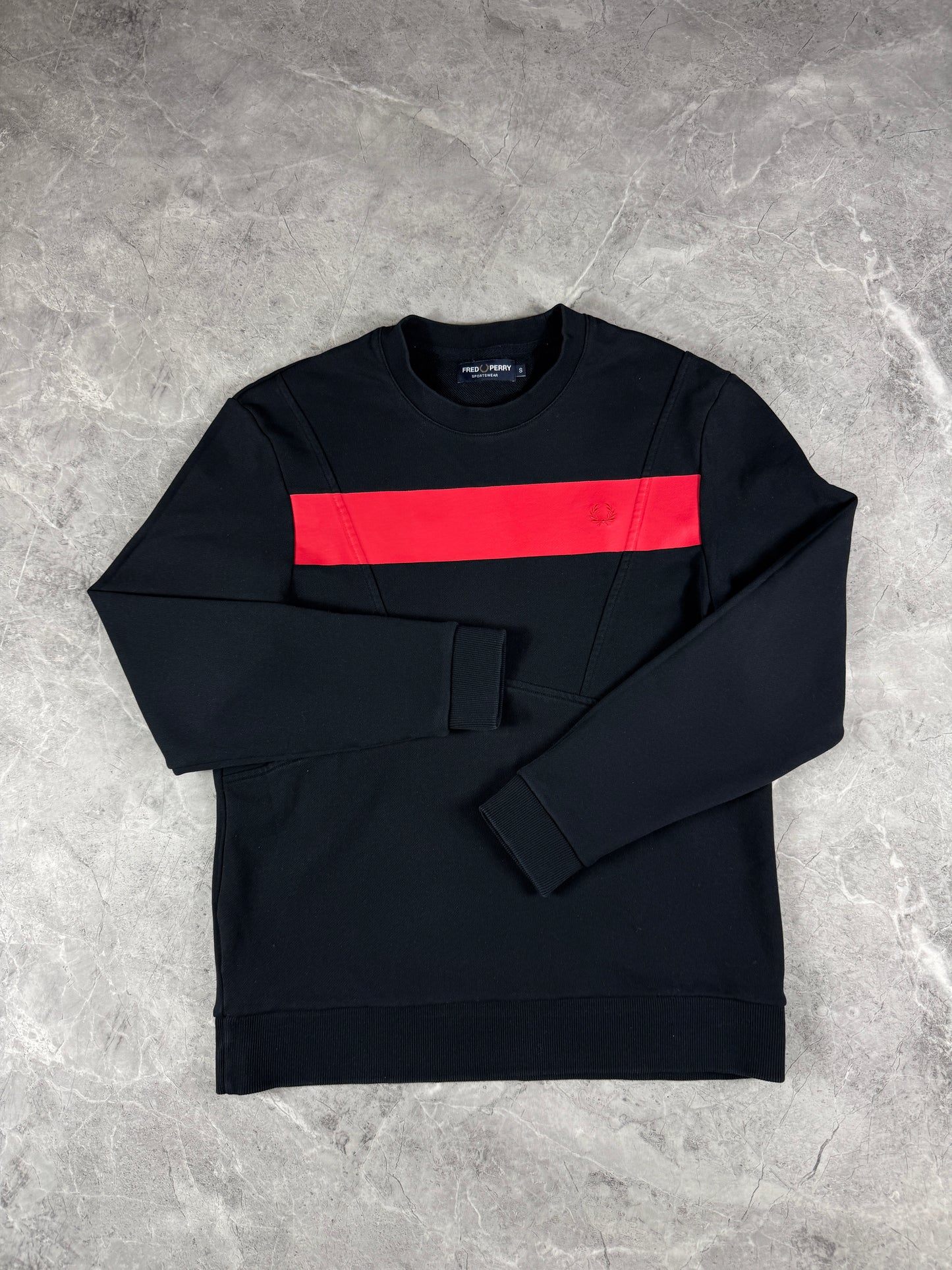 Fred Perry Crno Crvena muška dukserica (S)