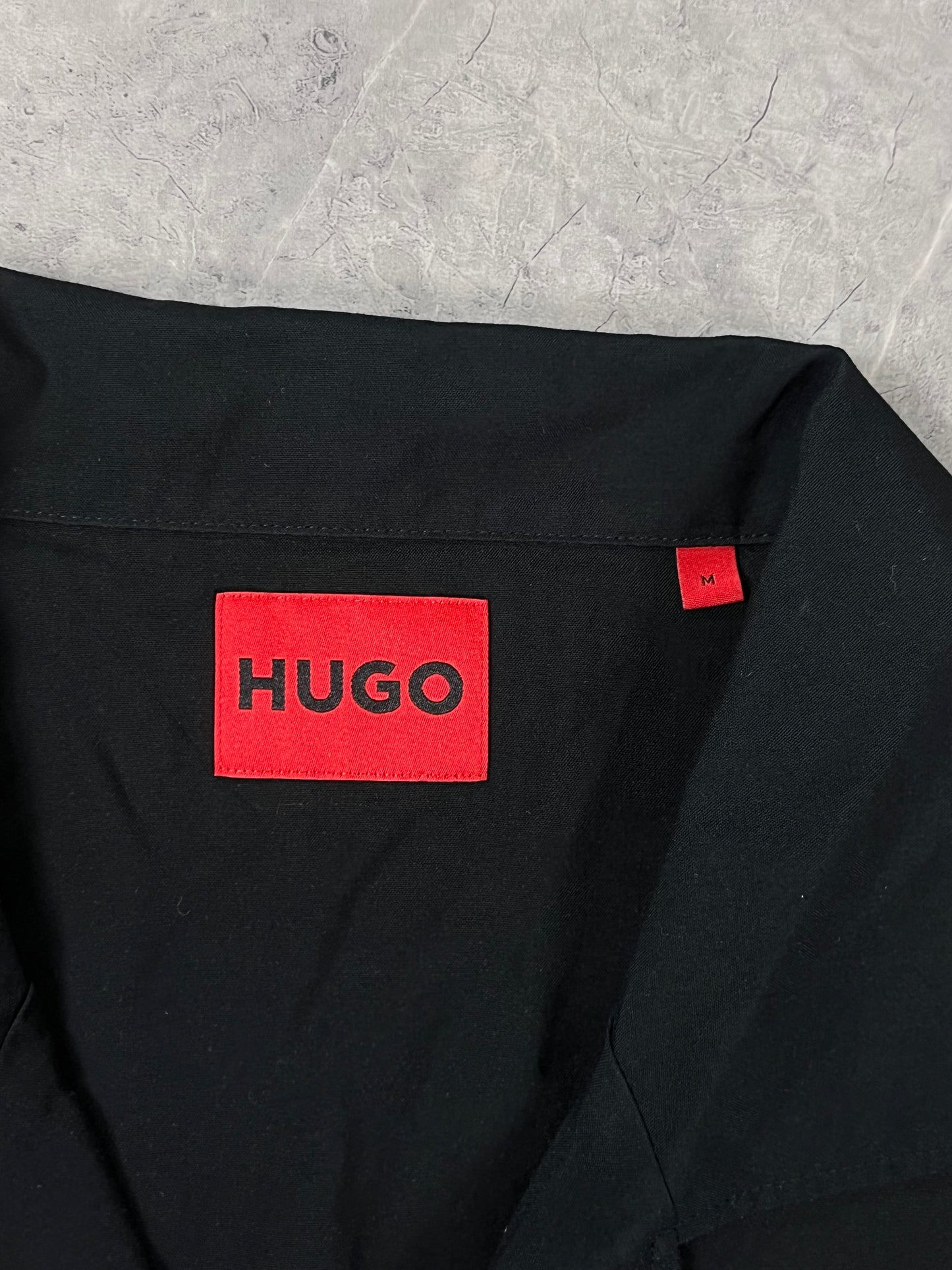 Hugo Boss muška majica košulja (S,M)