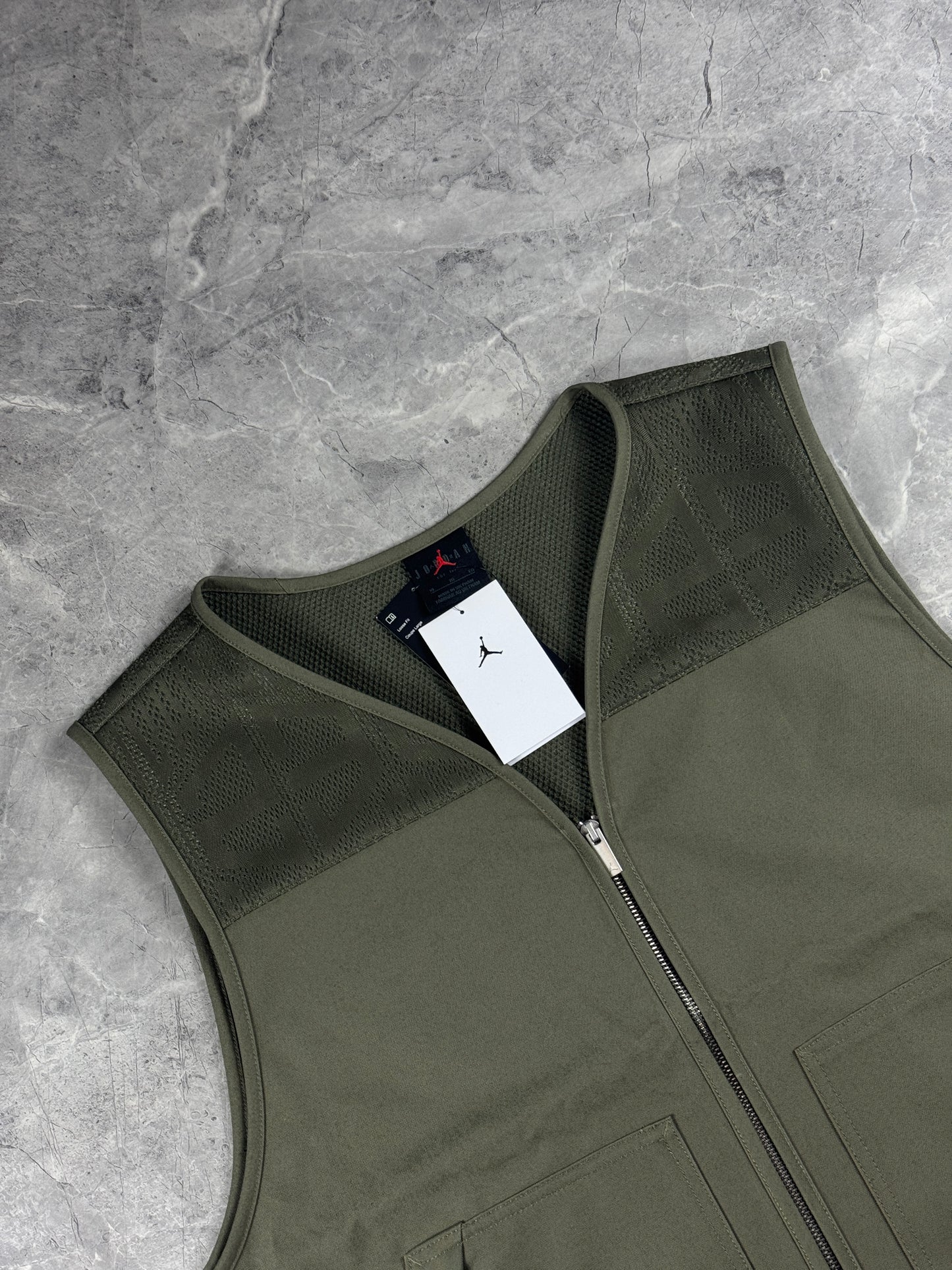 Jordan Essentials Olive muški prsluk(L,XL)