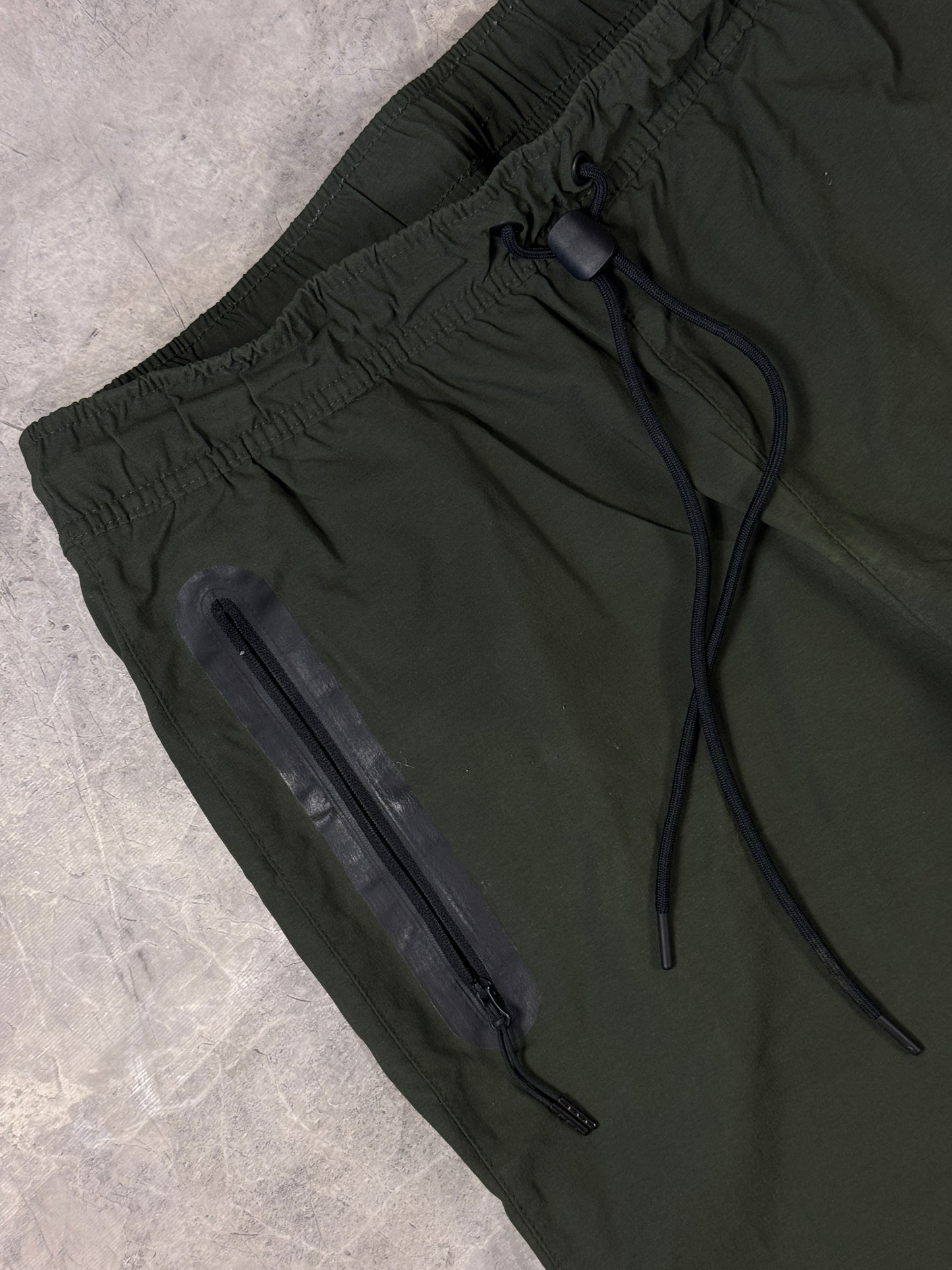 Nike Tech Fleece muške pantalone (L)