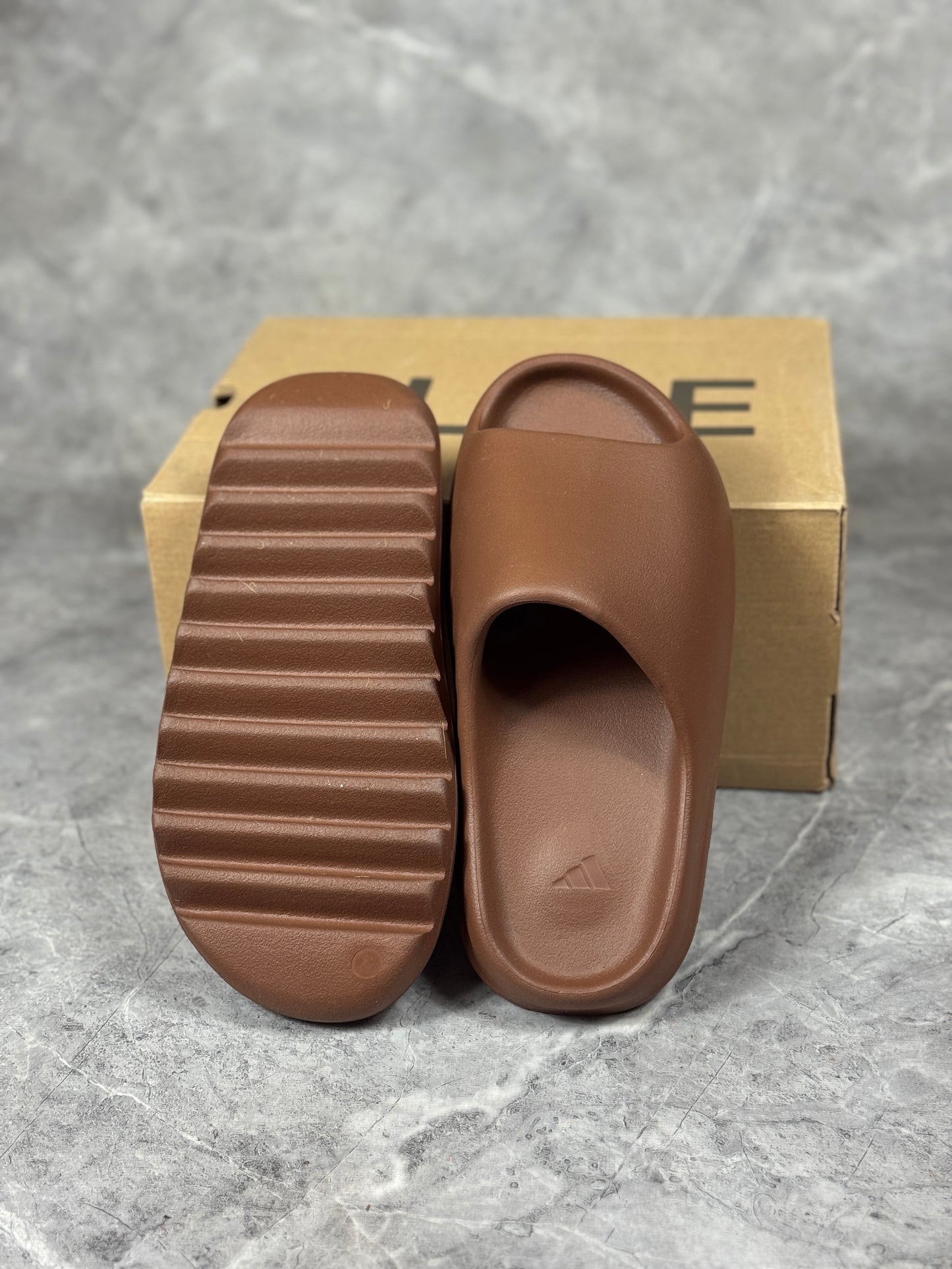 Yeezy Slide Flax papuče (42)
