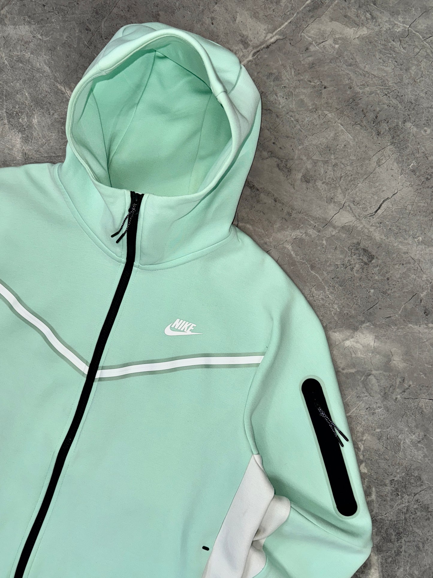 Nike Tech Fleece muška dukserica (L)