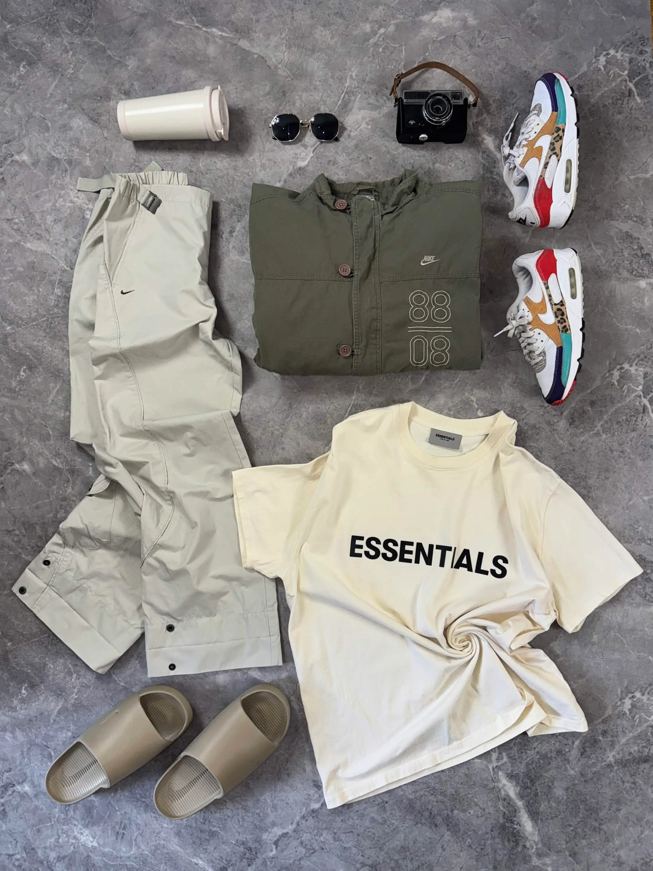 Nike i Essentials outfit